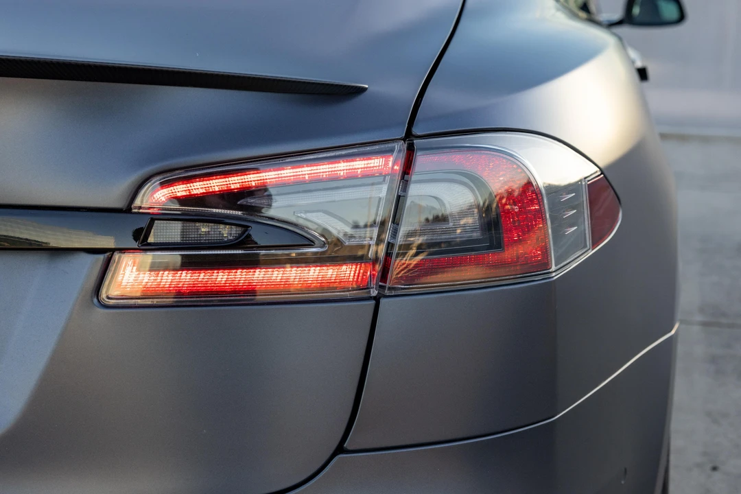 2021 Tesla Model S Plaid - Image 28 of 31