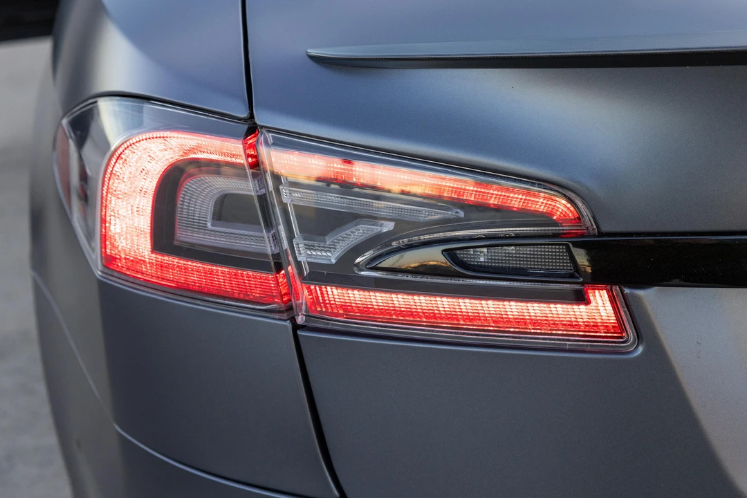2021 Tesla Model S Plaid - Image 24 of 31