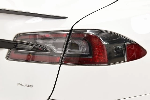 2021 Tesla Model S Plaid - Image 19 of 21