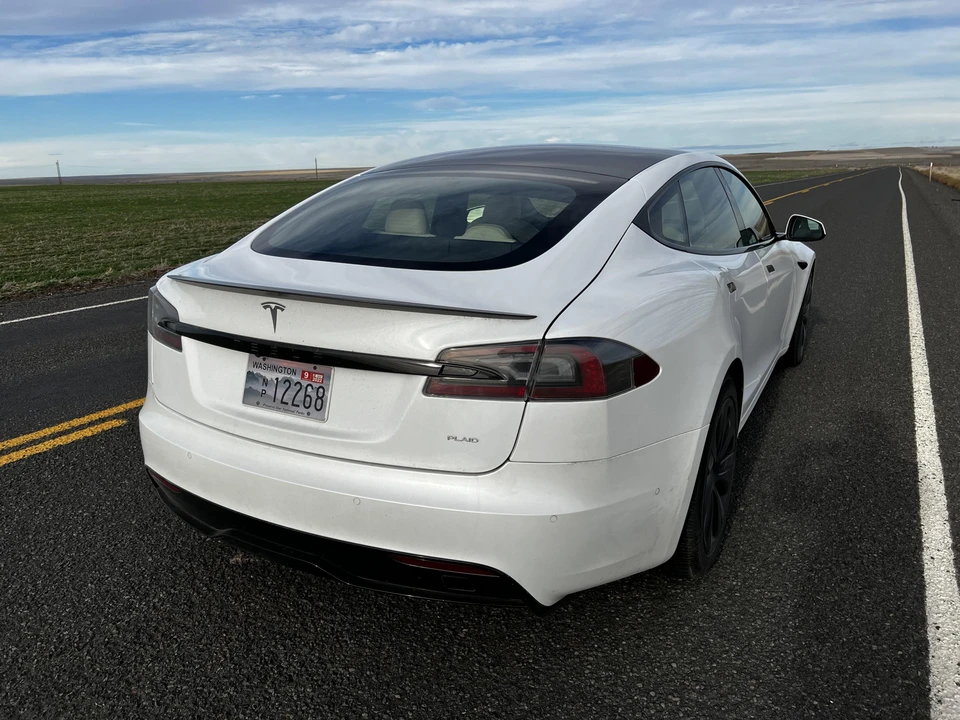 2021 Tesla Model S Plaid - Image 17 of 31
