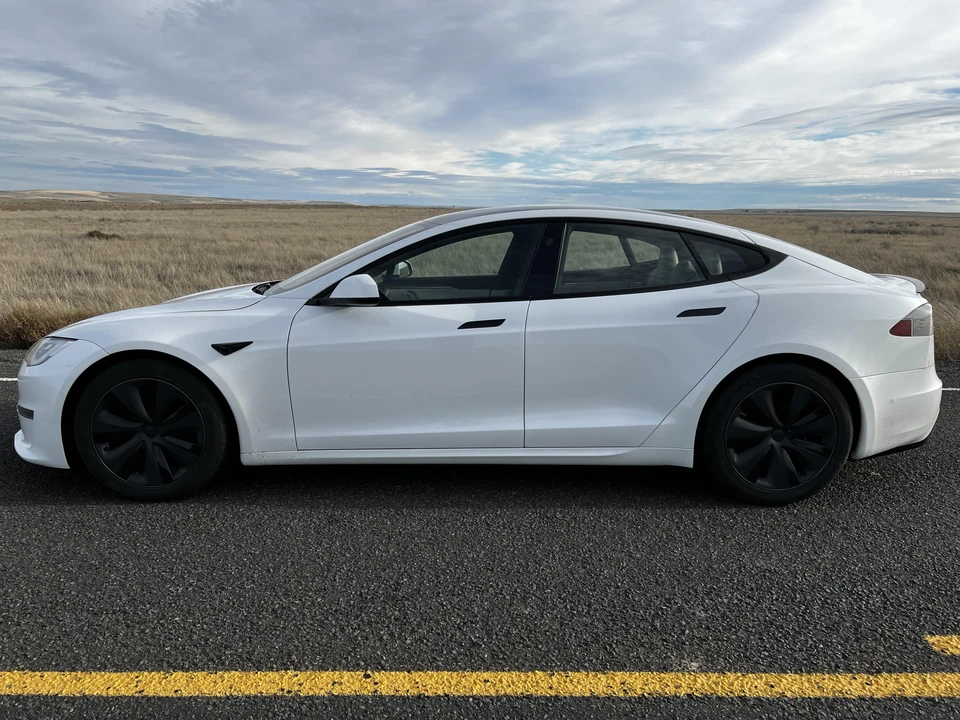 2021 Tesla Model S Plaid - Image 11 of 31