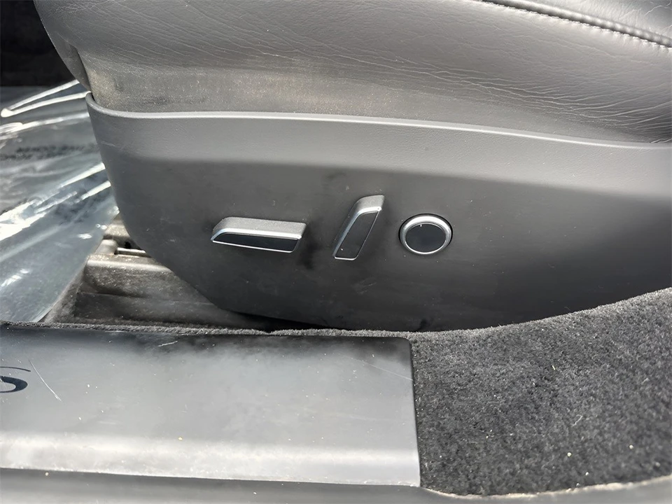 2021 Tesla Model S Plaid - Image 10 of 12