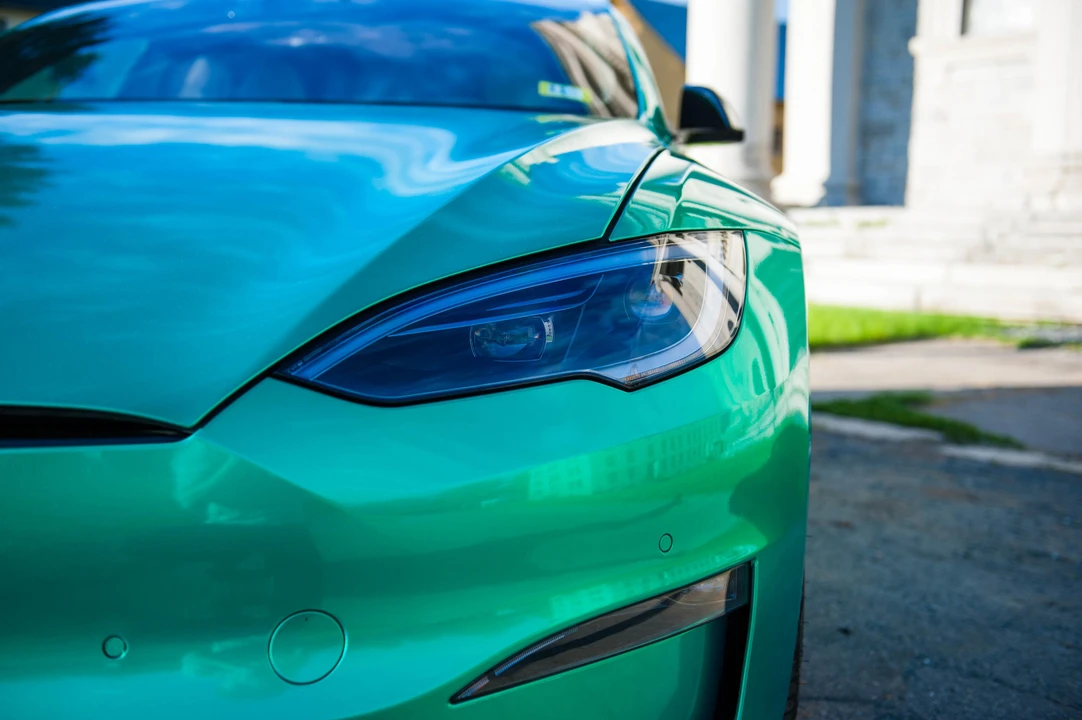 2021 Tesla Model S Plaid - Image 10 of 31