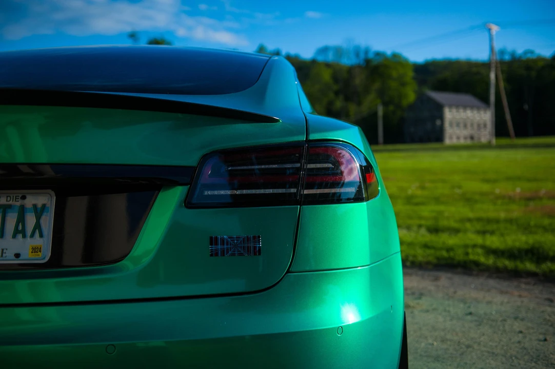 2021 Tesla Model S Plaid - Image 15 of 31