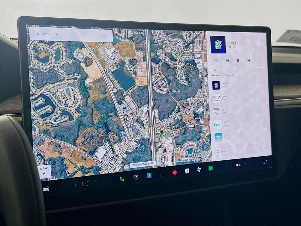 2021 Tesla Model S Plaid - Image 8 of 17