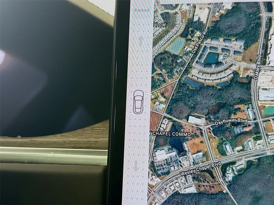 2021 Tesla Model S Plaid - Image 13 of 21