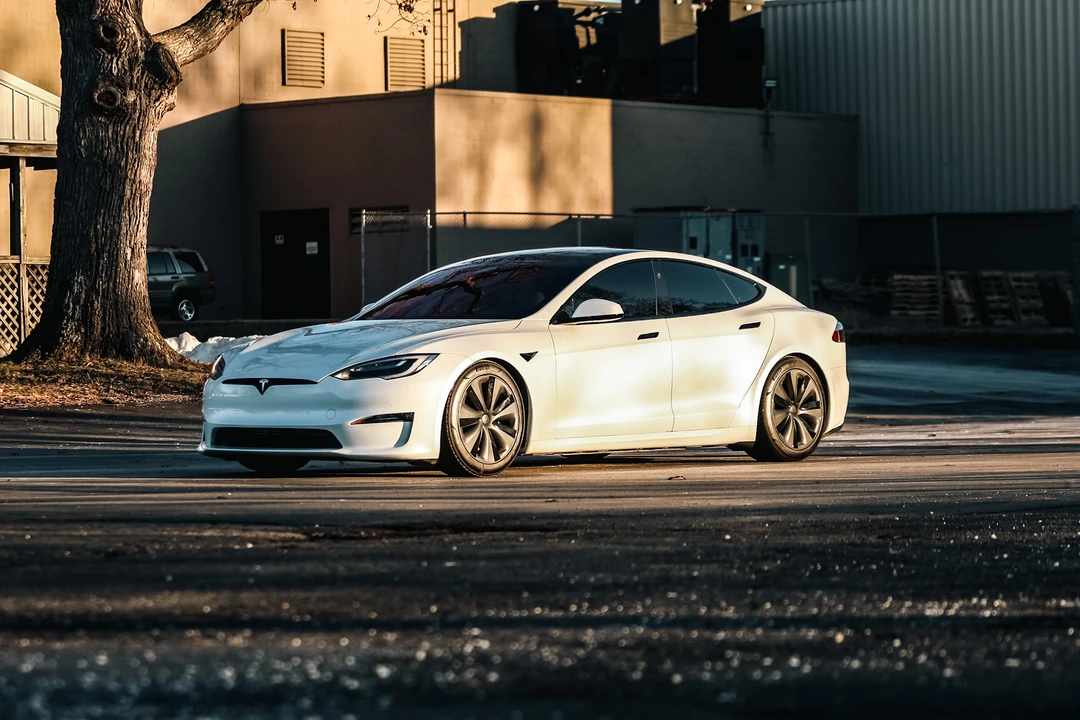 2021 Tesla Model S Plaid - Image 2 of 31