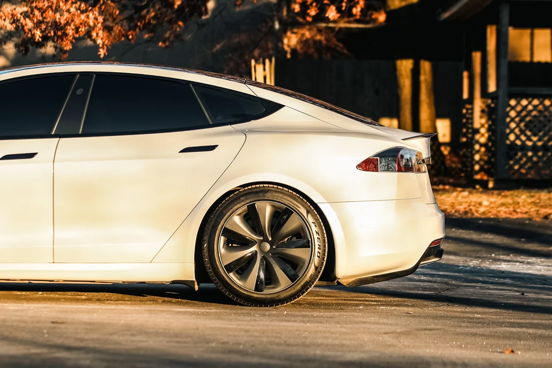 2021 Tesla Model S Plaid - Image 28 of 31