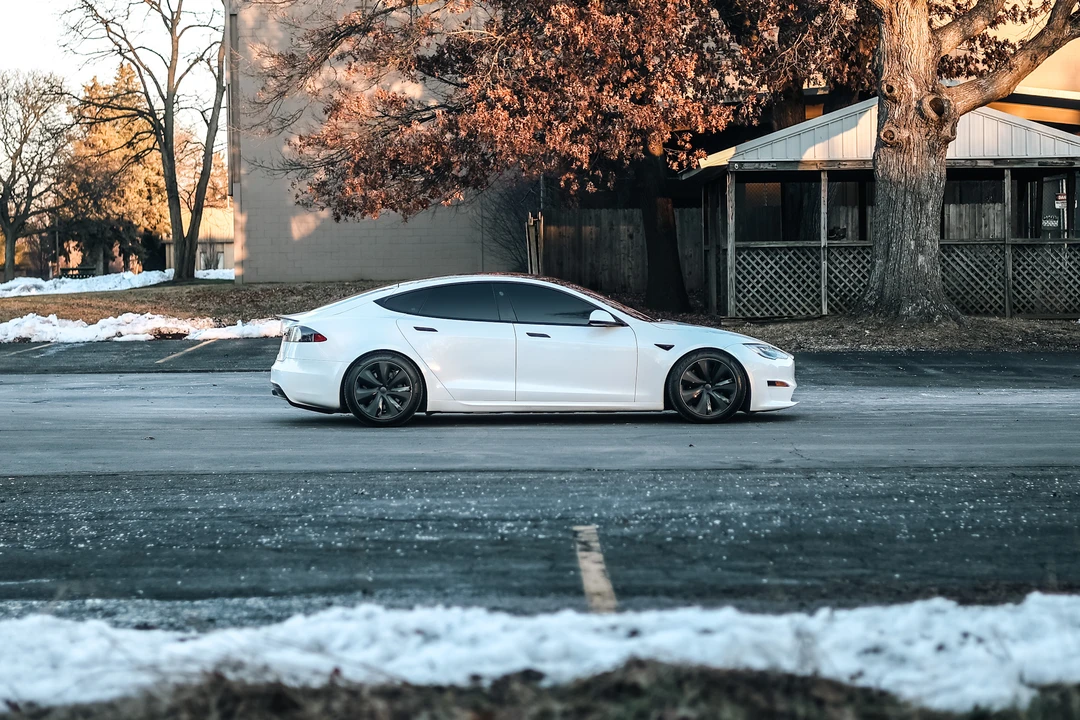 2021 Tesla Model S Plaid - Image 8 of 31