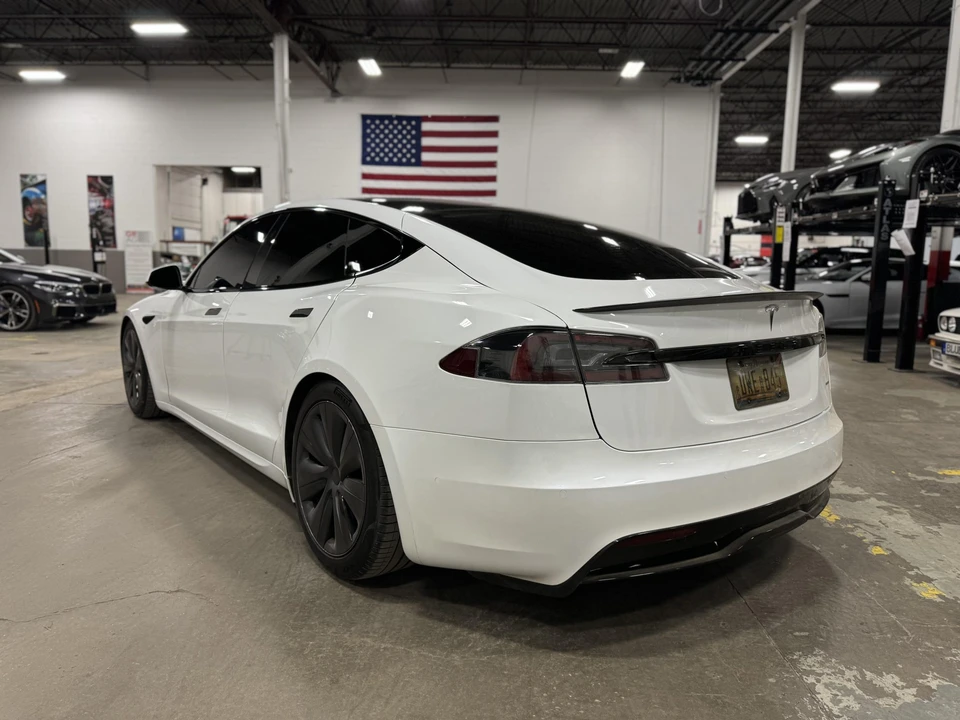 2021 Tesla Model S Plaid - Image 18 of 31