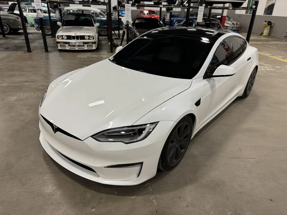 2021 Tesla Model S Plaid - Image 16 of 31