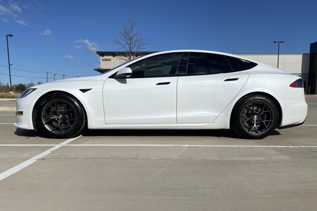 2021 Tesla Model S Plaid - Image 3 of 31