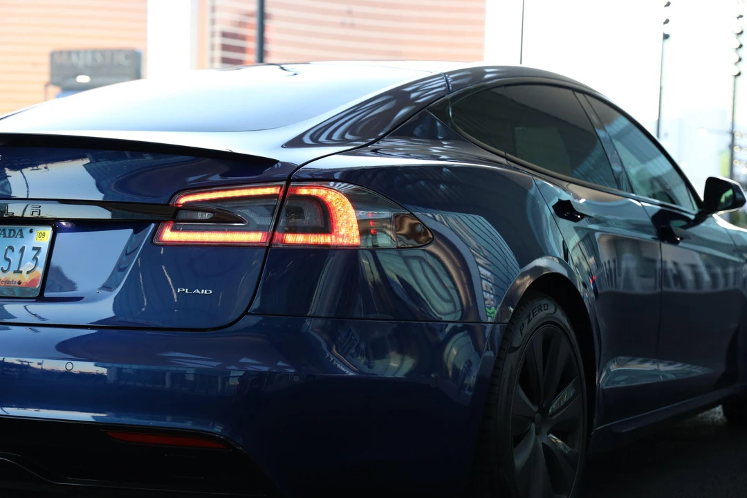 2021 Tesla Model S Plaid - Image 11 of 21