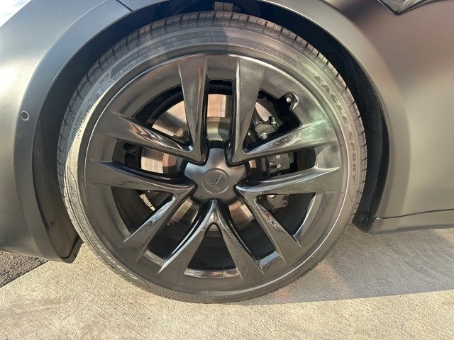 2021 Tesla Model S Plaid - Image 10 of 21