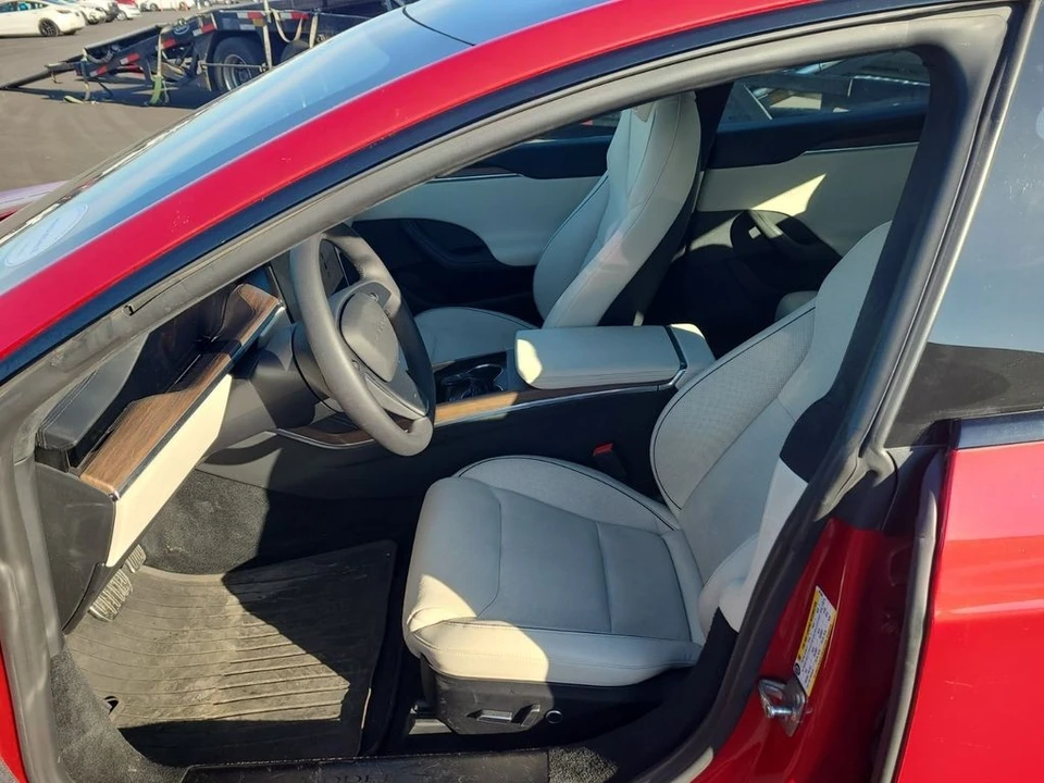 2021 Tesla Model S Plaid - Image 6 of 7
