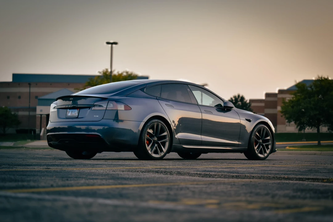2021 Tesla Model S Plaid - Image 12 of 31