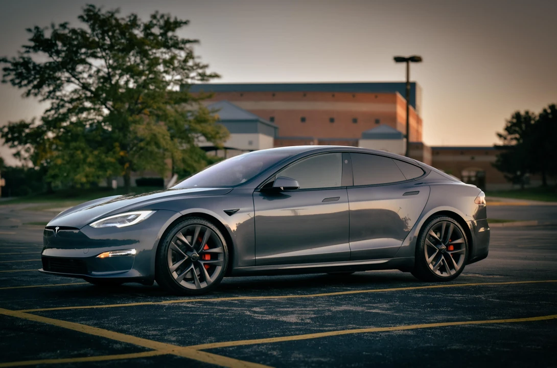 2021 Tesla Model S Plaid - Image 8 of 31