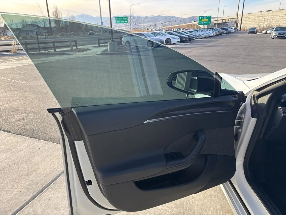 2021 Tesla Model S Plaid - Image 10 of 21