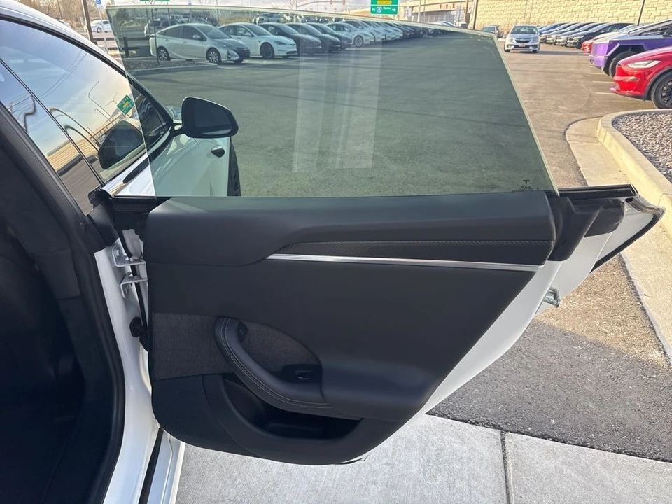 2021 Tesla Model S Plaid - Image 17 of 21