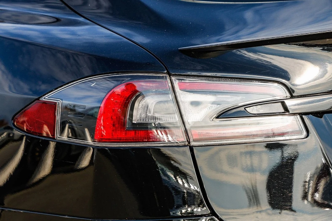 2021 Tesla Model S Plaid - Image 8 of 12