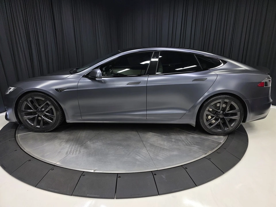 2021 Tesla Model S Plaid - Image 9 of 12
