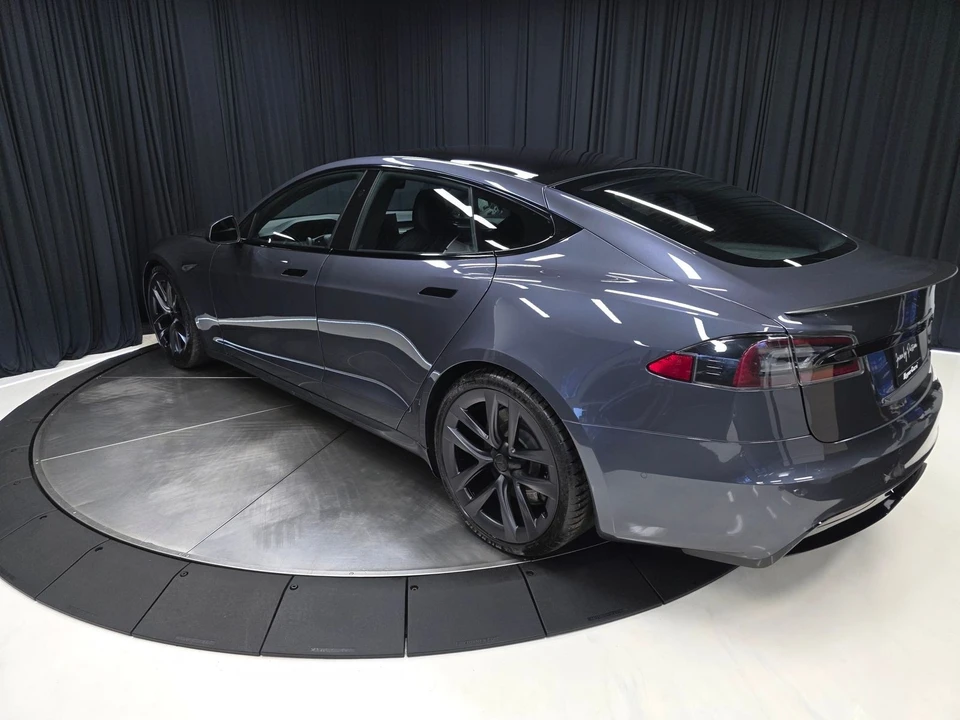 2021 Tesla Model S Plaid - Image 10 of 21