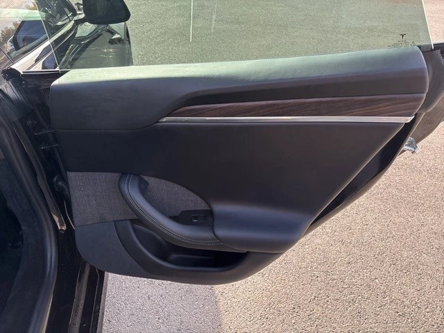 2021 Tesla Model S Plaid - Image 19 of 21