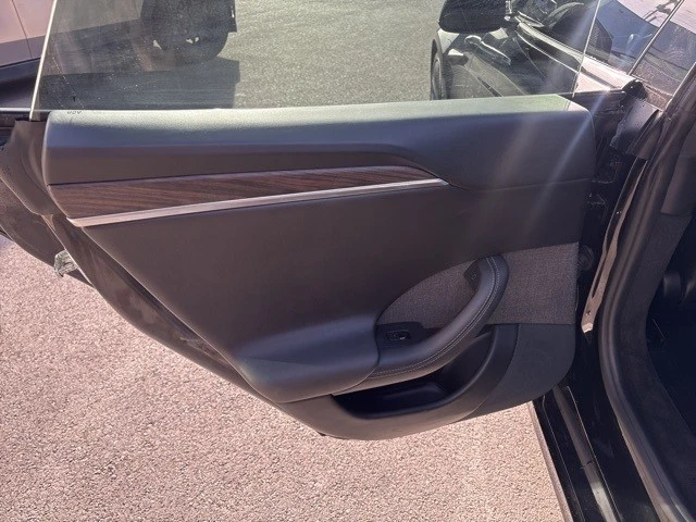 2021 Tesla Model S Plaid - Image 15 of 21