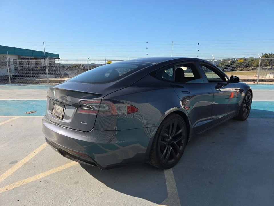 2021 Tesla Model S Plaid - Image 3 of 10