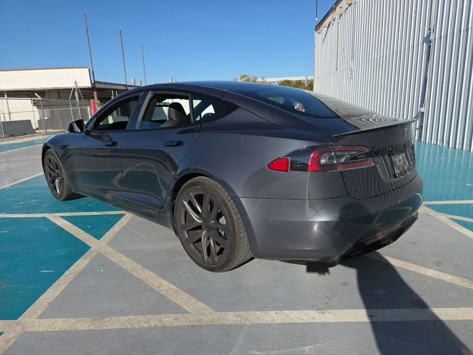 2021 Tesla Model S Plaid - Image 2 of 10