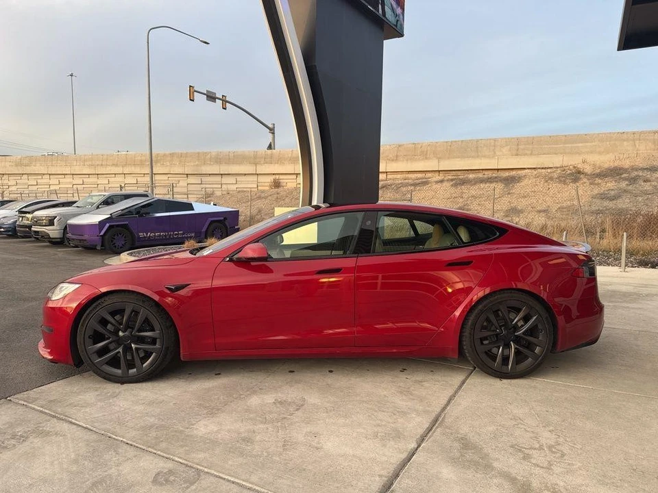 2021 Tesla Model S Plaid - Image 5 of 21