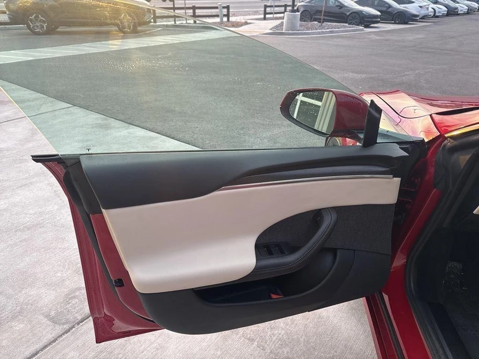 2021 Tesla Model S Plaid - Image 11 of 21