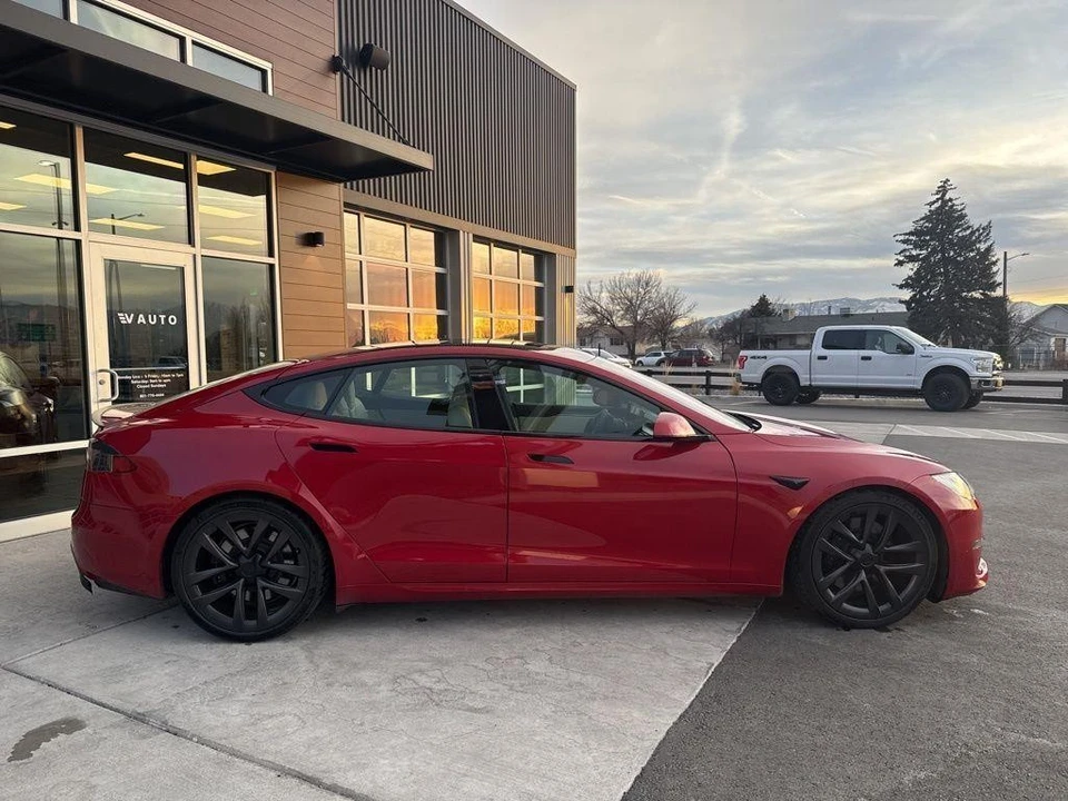 2021 Tesla Model S Plaid - Image 9 of 21