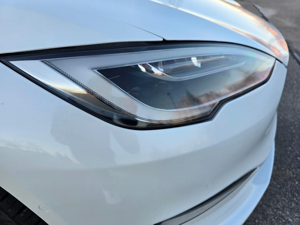 2021 Tesla Model S Plaid - Image 10 of 31