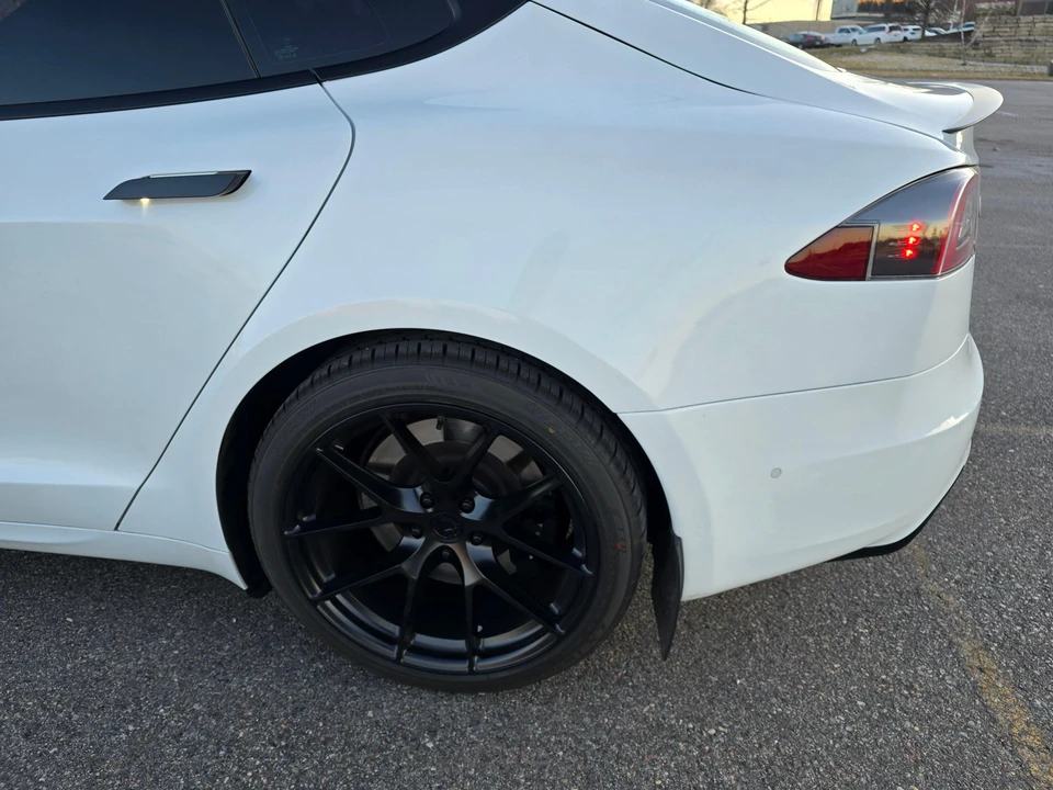 2021 Tesla Model S Plaid - Image 30 of 31