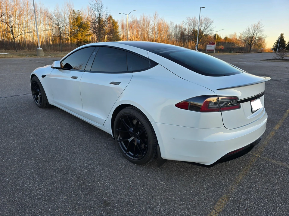 2021 Tesla Model S Plaid - Image 4 of 31