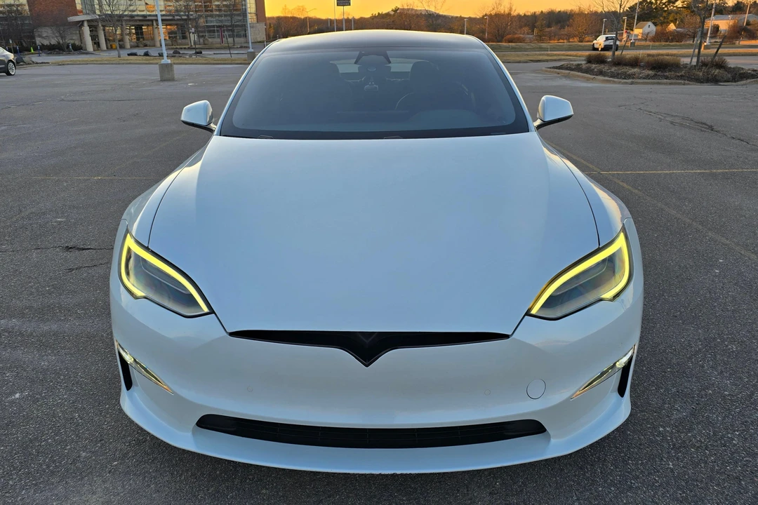 2021 Tesla Model S Plaid - Image 2 of 31