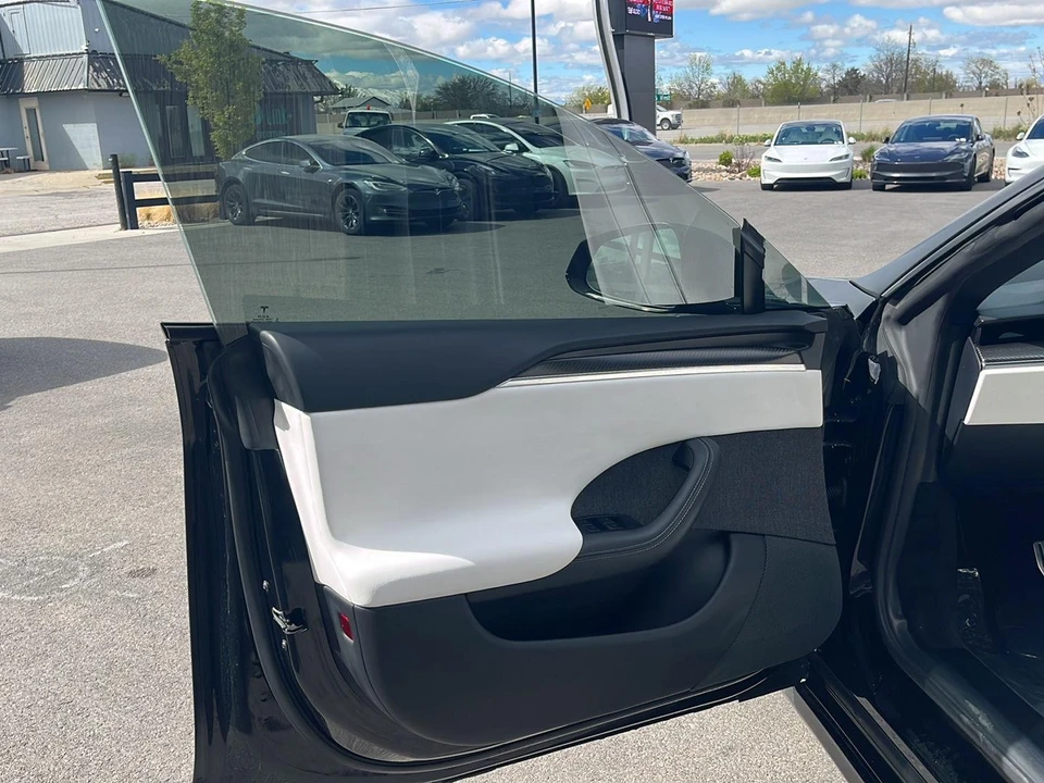 2021 Tesla Model S Plaid - Image 11 of 27