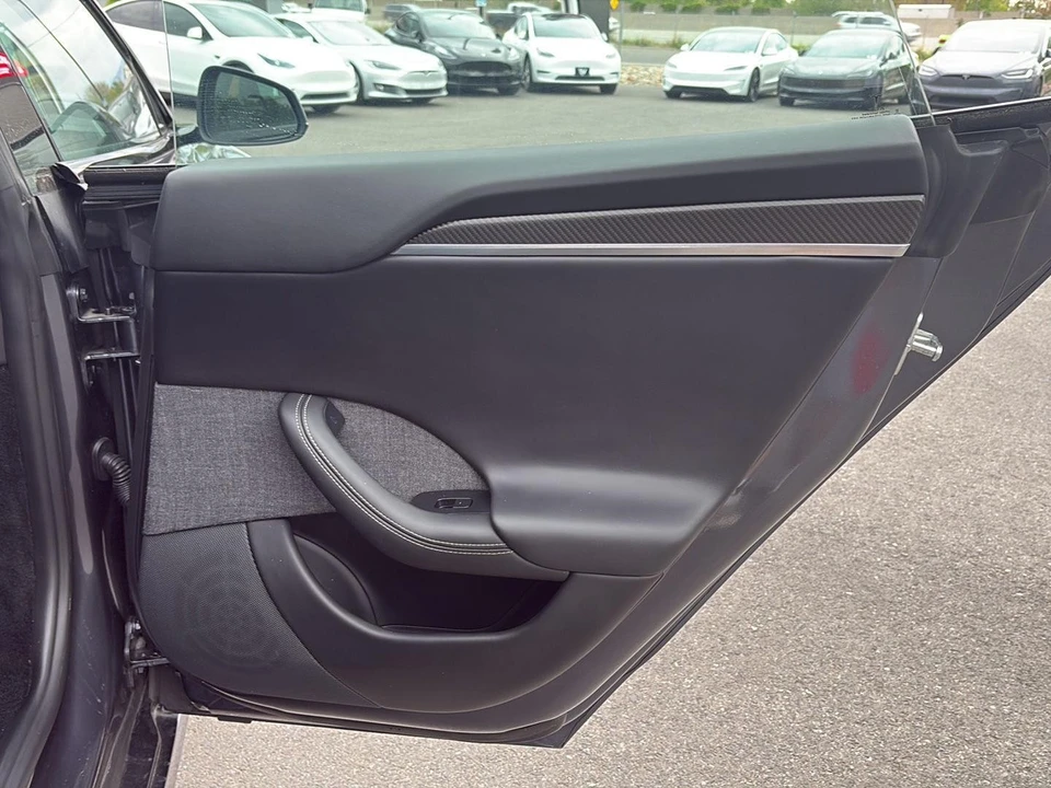 2021 Tesla Model S Plaid - Image 18 of 28