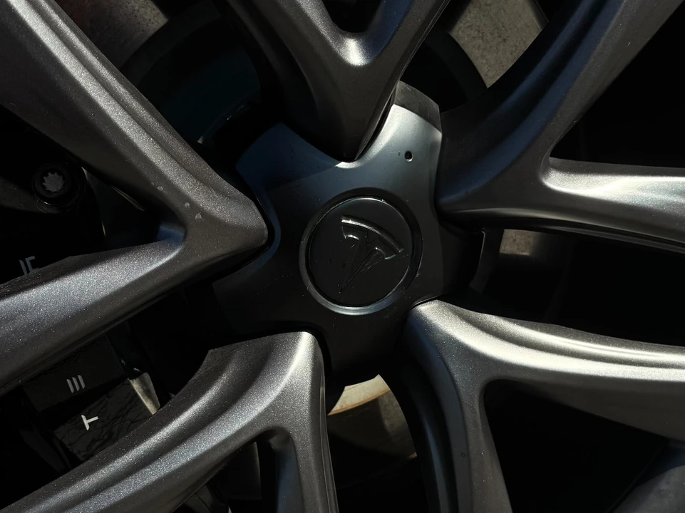 2021 Tesla Model S Plaid - Image 13 of 21