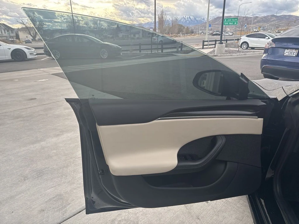 2021 Tesla Model S Plaid - Image 11 of 21