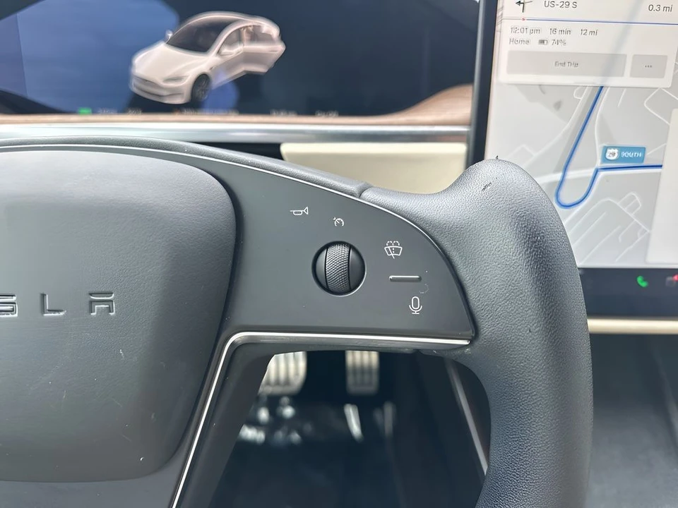 2021 Tesla Model S Plaid - Image 17 of 21