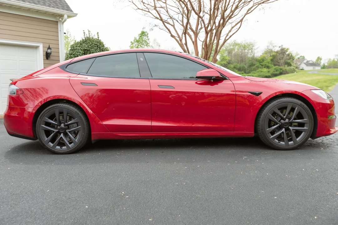 2021 Tesla Model S Plaid - Image 8 of 31