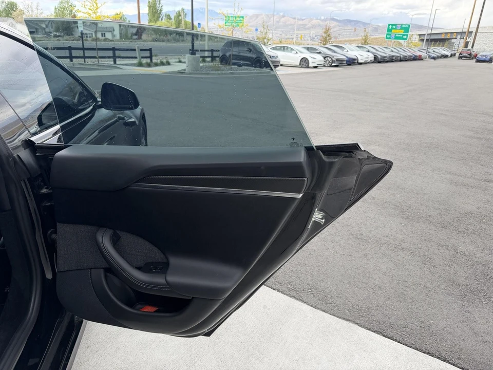 2021 Tesla Model S Plaid - Image 19 of 26