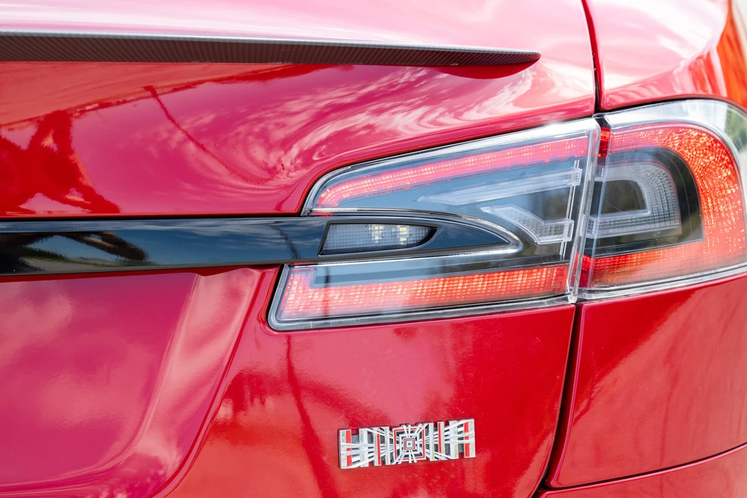 2021 Tesla Model S Plaid - Image 28 of 31