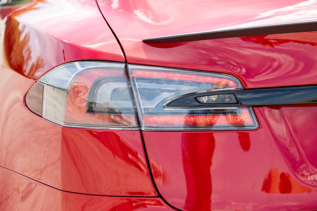 2021 Tesla Model S Plaid - Image 25 of 31
