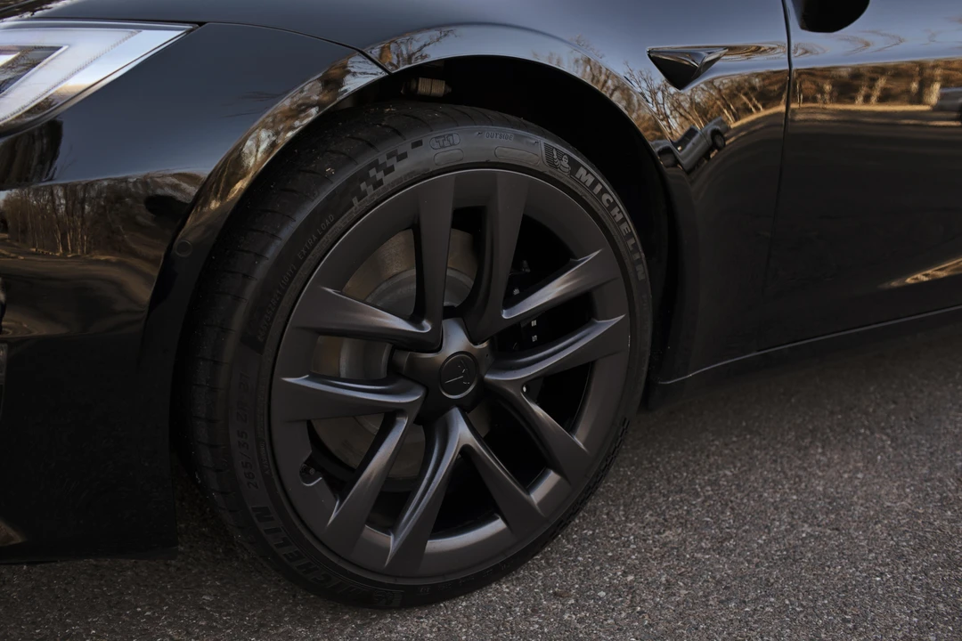 2021 Tesla Model S Plaid - Image 25 of 31