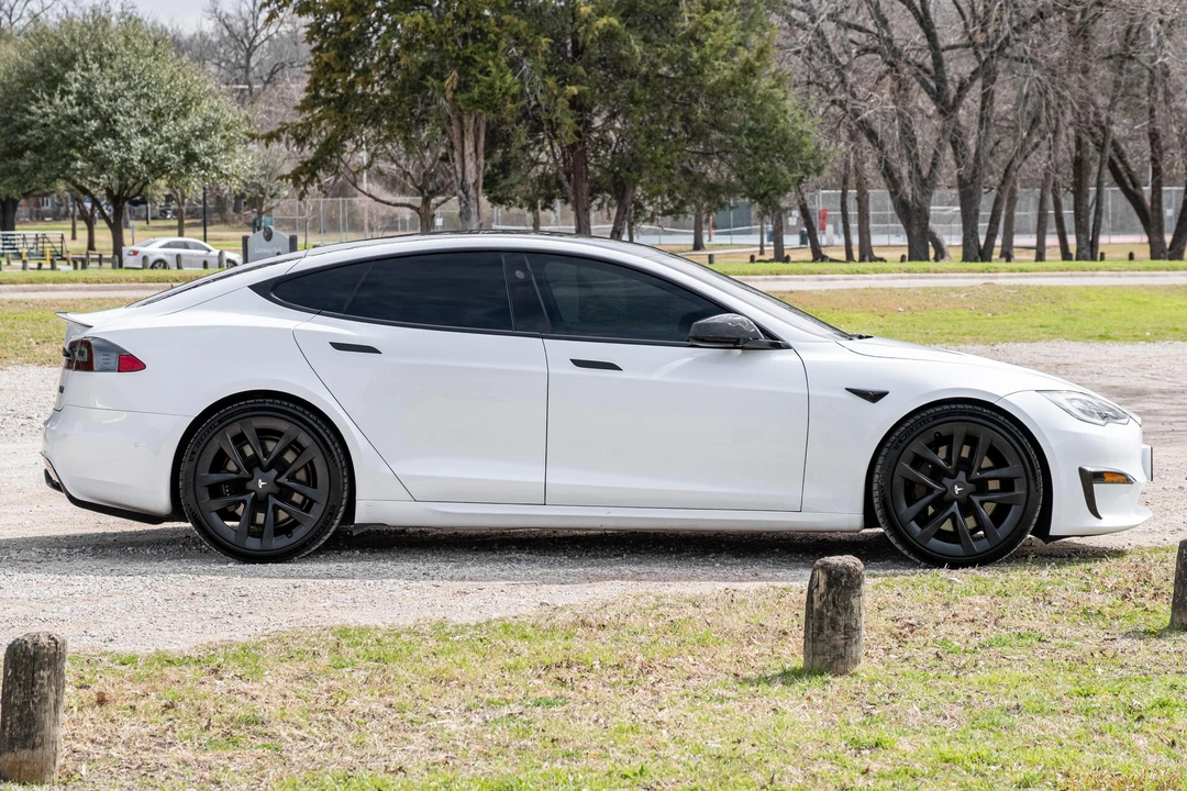 2021 Tesla Model S Plaid - Image 10 of 31