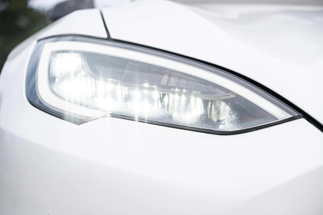 2021 Tesla Model S Plaid - Image 14 of 31