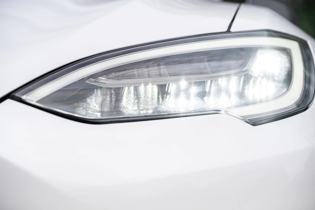 2021 Tesla Model S Plaid - Image 18 of 31